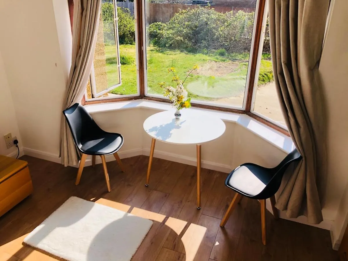 Amazing Quiet Garden House Near London Luton Airport Apartamento Luton (Bedfordshire)