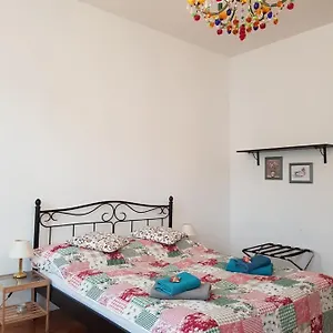 1090 , Viena Austria