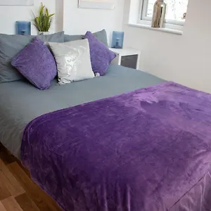  Apartamento 121 - Apartment, Terrace & Full Kitchen - Airport & Train Shuttle